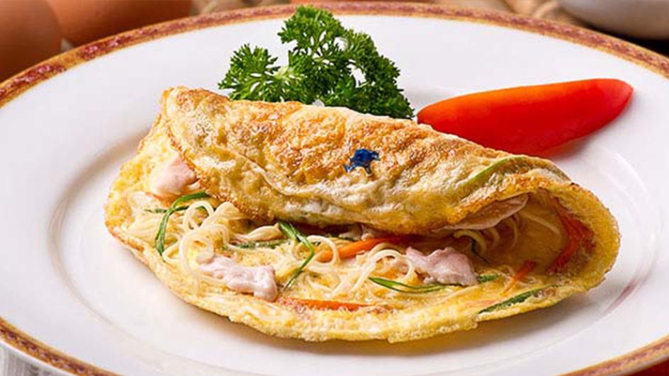 Chicken & Noodle Omelette