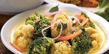 Cauliflower & Broccoli Curry