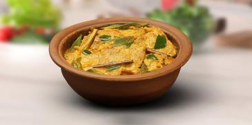 Omelette curry with okra